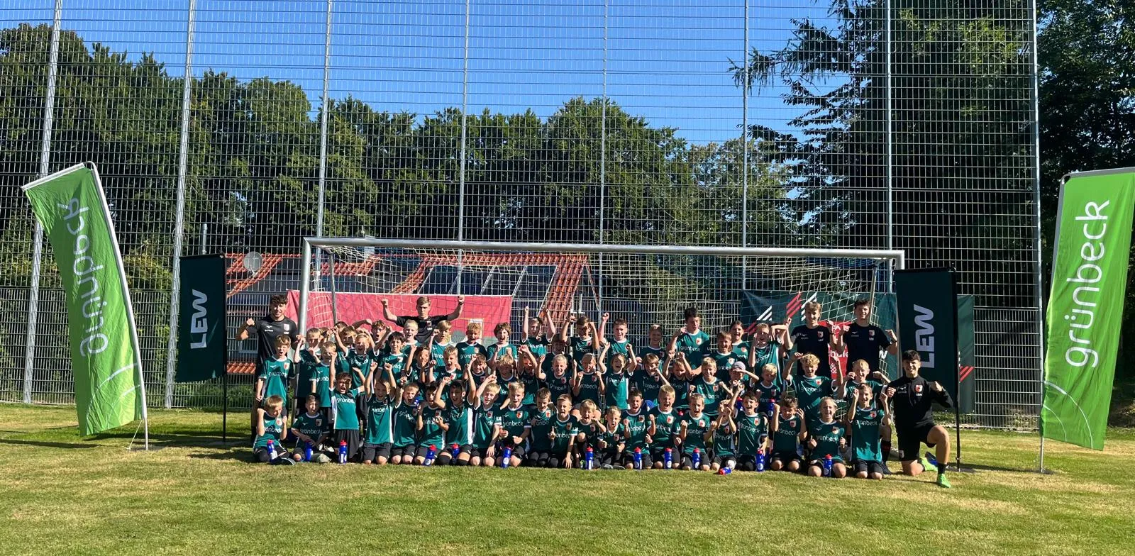 „Trainieren wie die Profis“ – FCA-Fußballschule zu Gast beim FSV Reimlingen